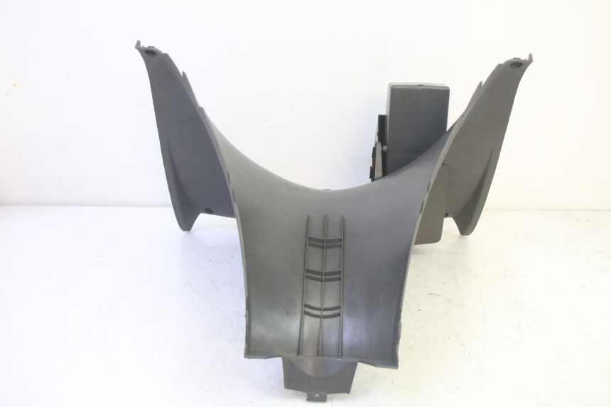 photo de FASCIA INTERNA YAMAHA YP MAJESTY 125 (2002 - 2006) - Dettagli dei punti di fissaggio