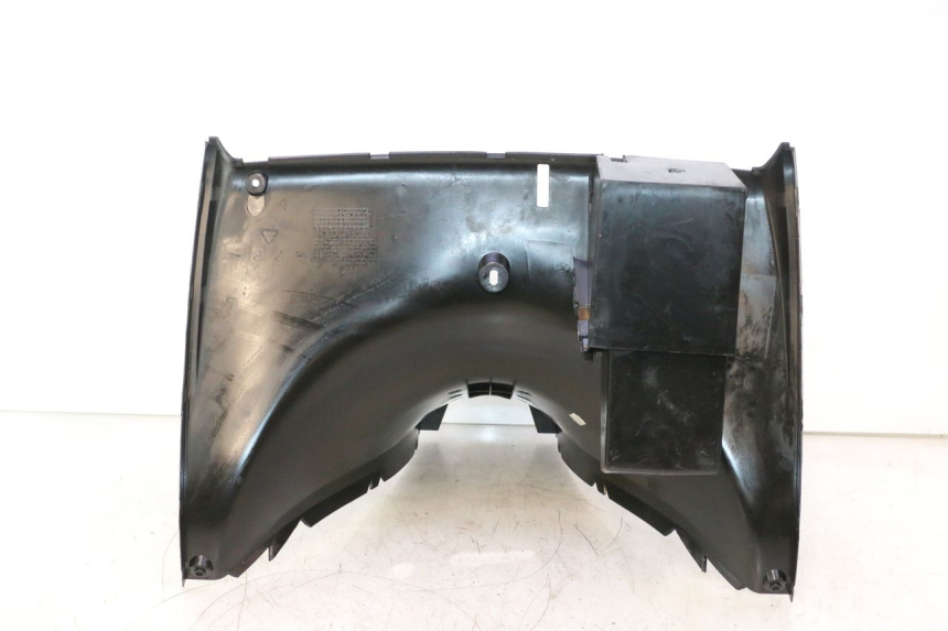 photo de FASCIA INTERNA YAMAHA YP MAJESTY 125 (2002 - 2006) - Zoom sullo stato d'uso