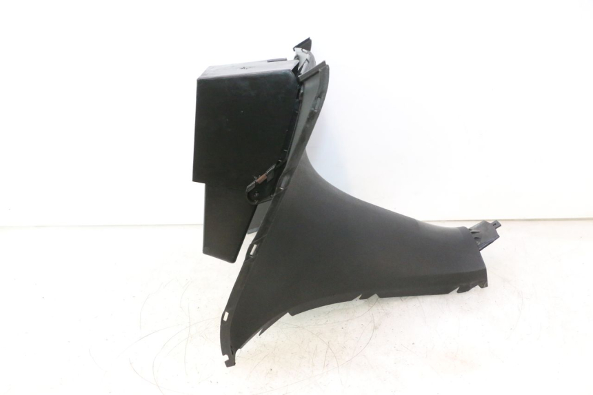 photo de FASCIA INTERNA YAMAHA YP MAJESTY 125 (2002 - 2006) - Altra angolazione