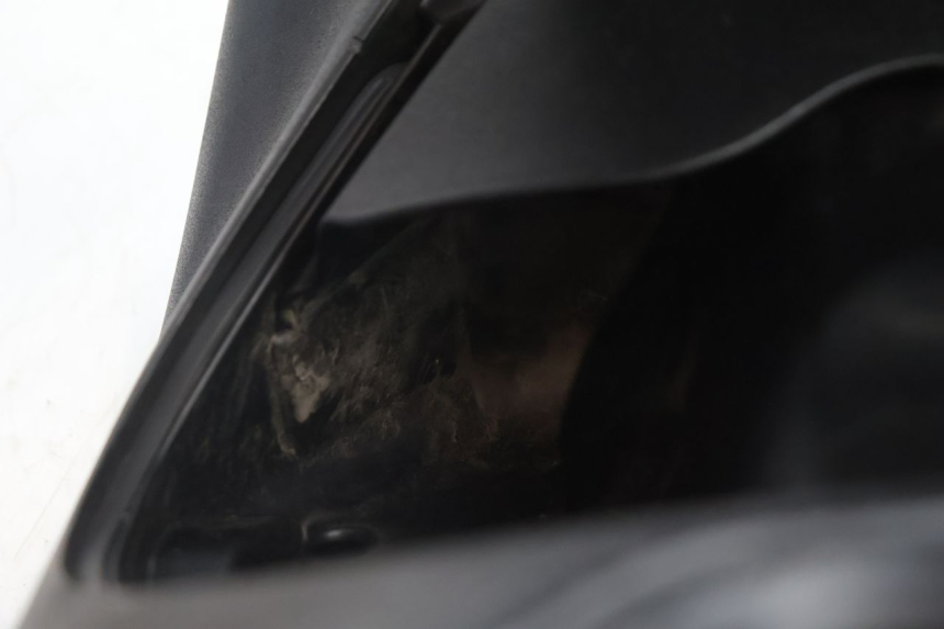 photo de PANNELLO INTERNO PIAGGIO ZIP 4T 50 (2018 - 2020) - Marcature e riferimenti originali
