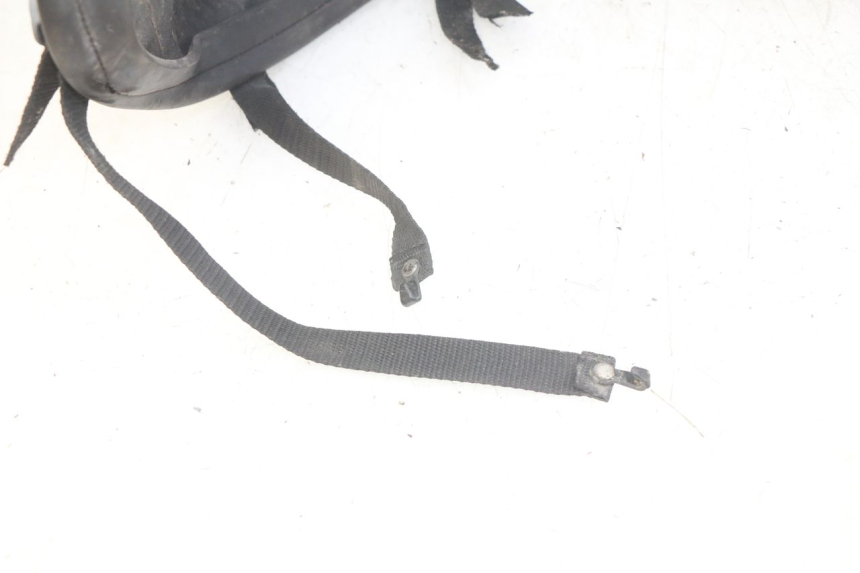 photo de PARASERBATOIO SUZUKI BURGMAN 650 (2002 - 2004) - Dettagli dei punti di fissaggio