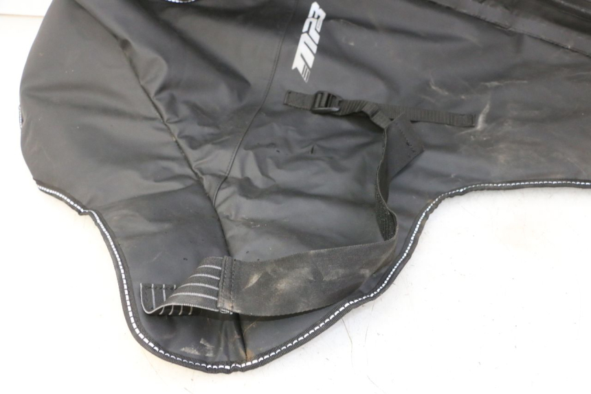 photo de COPRIGAMBE PIAGGIO MP3 HPE 310 (2024 - 2025) - Caratteristiche distintive