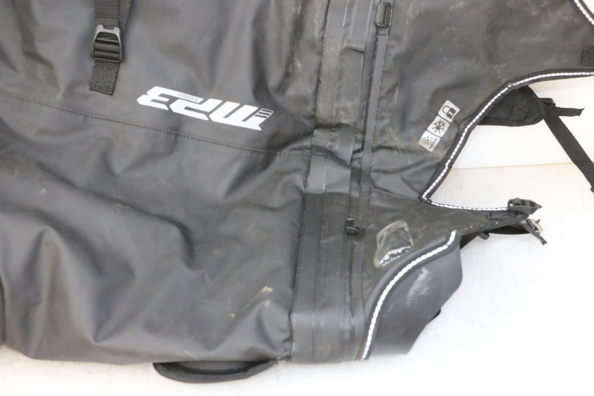 photo de COPRIGAMBE PIAGGIO MP3 HPE 310 (2024 - 2025) - Angolazione alternativa