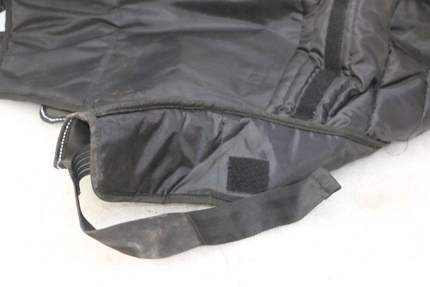 photo de COPRIGAMBE PIAGGIO MP3 HPE 310 (2024 - 2025) - Dettagli dei punti di fissaggio