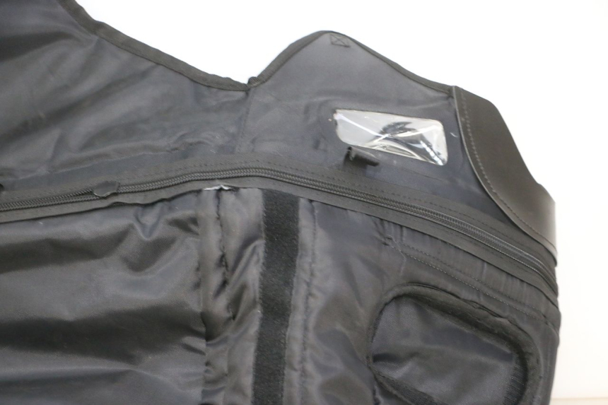 photo de COPRIGAMBE PIAGGIO MP3 HPE 310 (2024 - 2025) - Stato della superficie e materiale