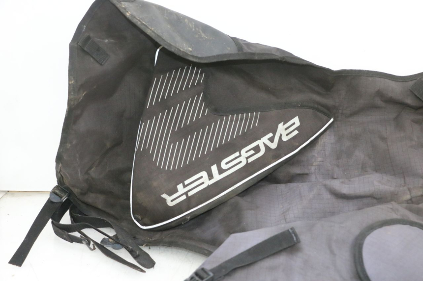 photo de COPRIGAMBE PIAGGIO XEVO - X EVO 125 (2007 - 2017) - Angolazione alternativa