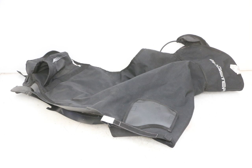 photo de COPRIGAMBE PIAGGIO ZIP 4T 50 (2018 - 2020) - Dettagli dei punti di fissaggio