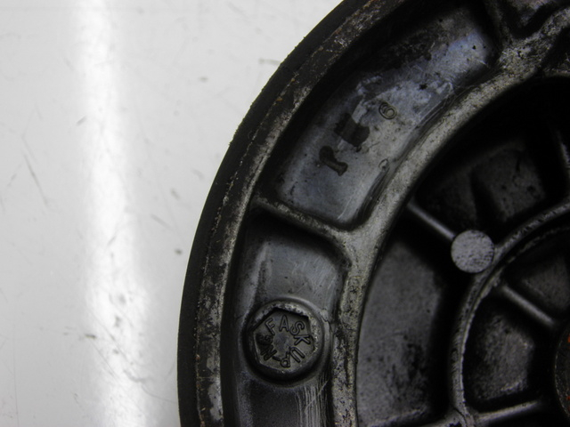 photo de TAMBURI POSTERIORE KAWASAKI ER5 ER-5 500 (2001 - 2004) - Dettagli dei punti di fissaggio