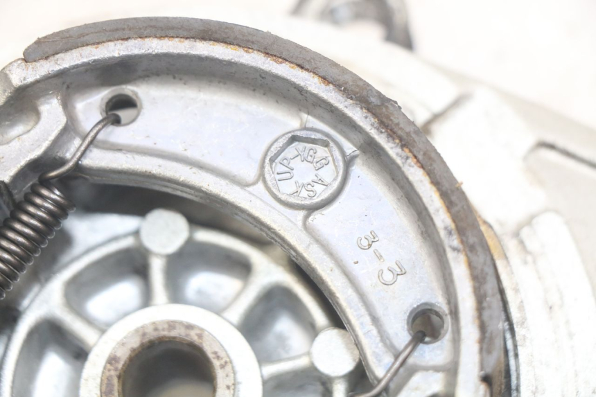 photo de TAMBURI POSTERIORE YAMAHA SR 125 (1982 - 2003) - Primo piano tecnico