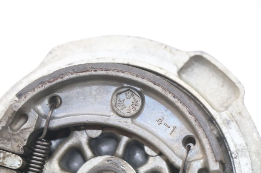 photo de TAMBURI POSTERIORE YAMAHA TW 125 (1998 - 2002) - Dettagli dei punti di fissaggio