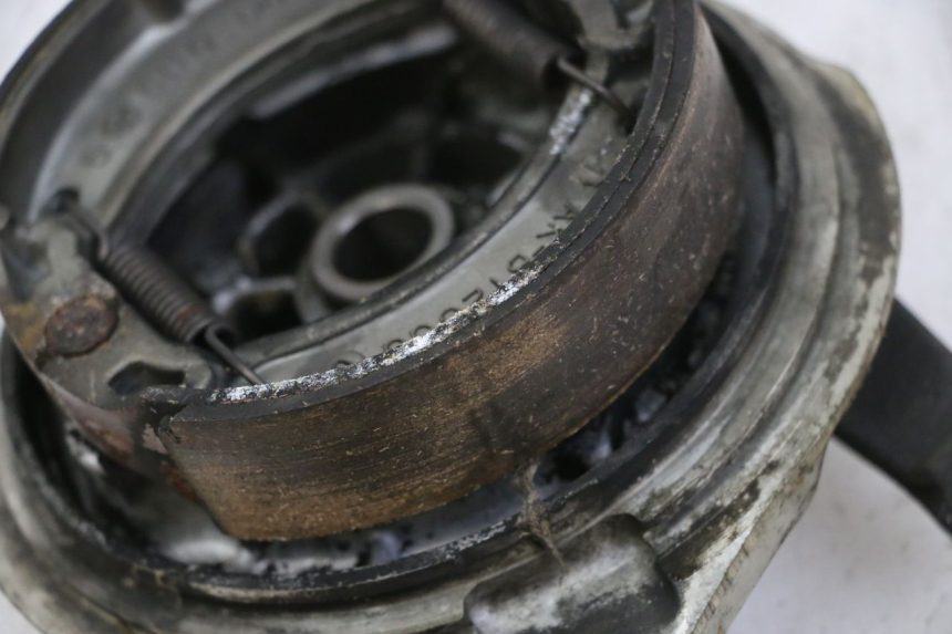 photo de TAMBURI POSTERIORE YAMAHA SR 125 (1982 - 2003) - Altra angolazione