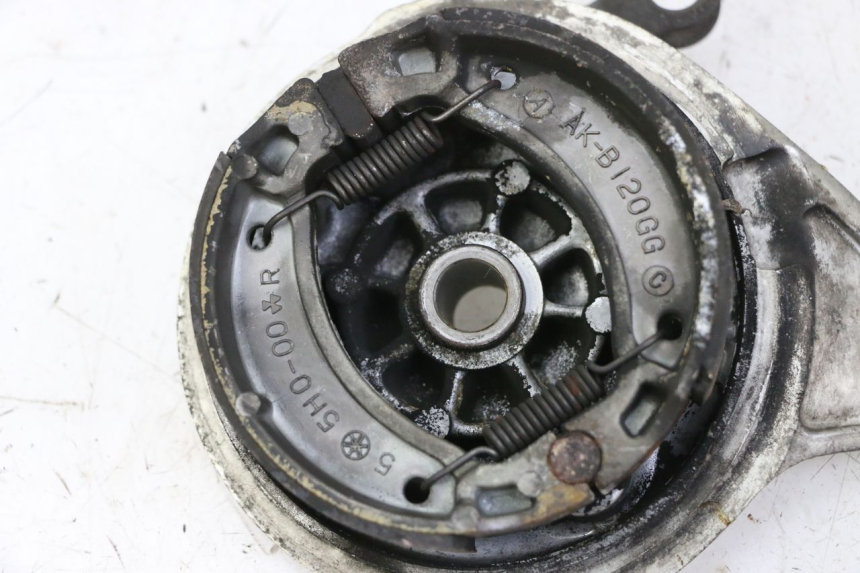 photo de TAMBURI POSTERIORE YAMAHA SR 125 (1982 - 2003) - Primo piano tecnico