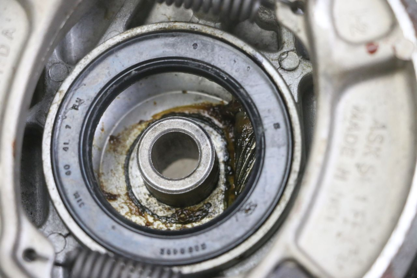 photo de TAMBURI ANTERIORI HONDA SCV LEAD 100 (2003 - 2007) - Primo piano ad alta risoluzione