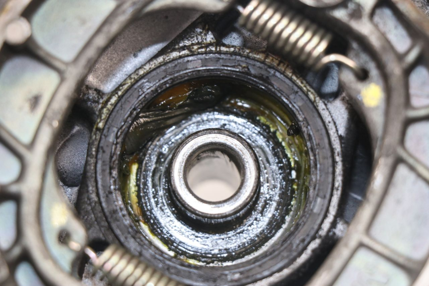 photo de TAMBURI ANTERIORI PEUGEOT LUDIX ONE 50 (2004 - 2006) - Zoom sullo stato d'uso