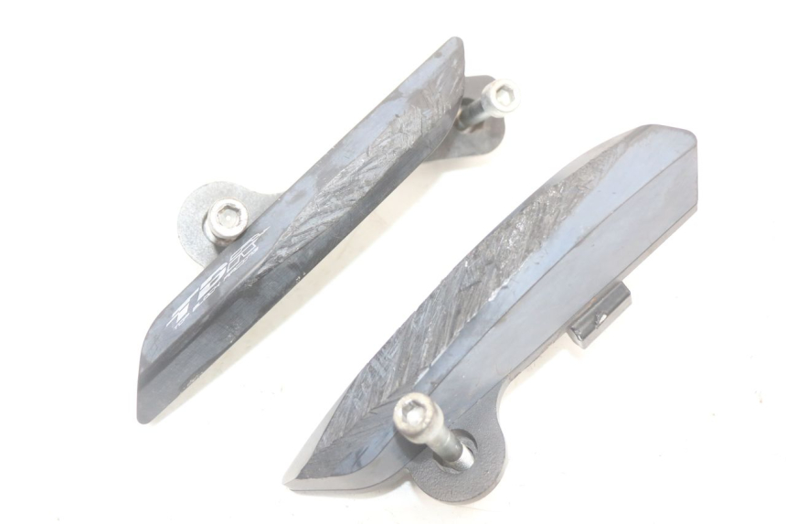 photo de PARATELAIO TAMPONI SUZUKI GSR 750 (2011 - 2017) - Zoom sullo stato d'uso