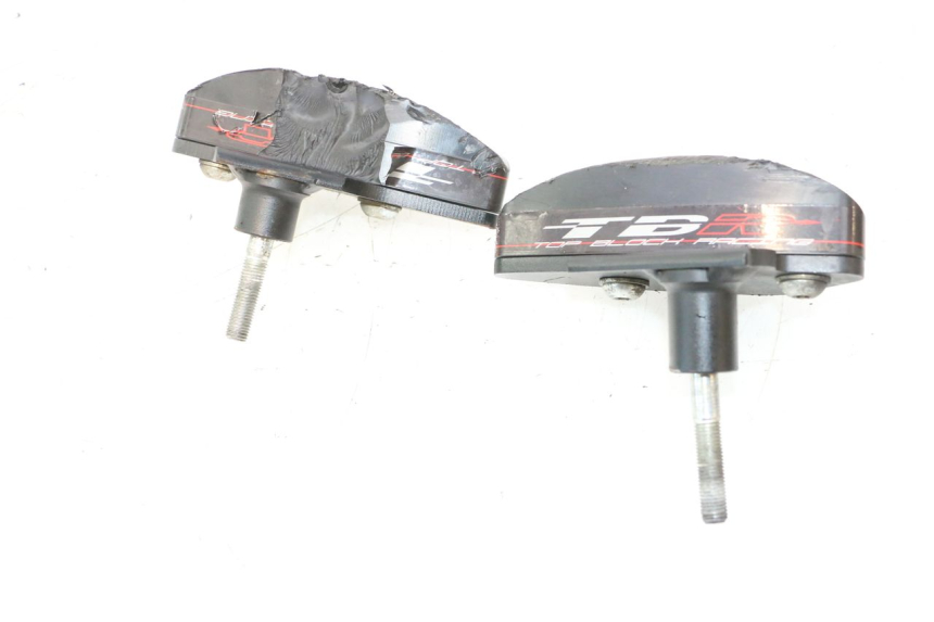 photo de TAMPONE MOTORE SUZUKI GSR 600 (2005 - 2012) - Primo piano tecnico