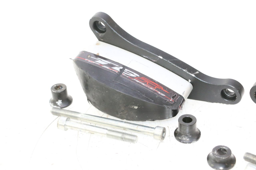 photo de TAMPONE MOTORE SUZUKI SV S 650 (2003 - 2009) - Caratteristiche distintive