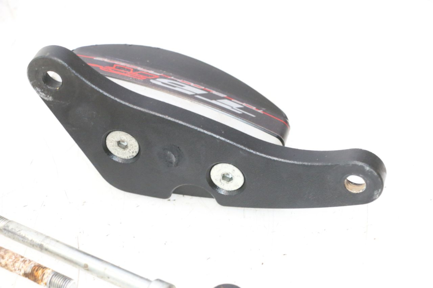 photo de TAMPONE MOTORE SUZUKI SV S 650 (2003 - 2009) - Dettagli dei punti di fissaggio