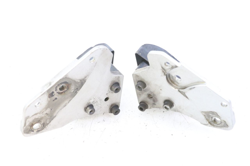 photo de PARATELAIO TAMPONI YAMAHA XJ6 600 (2008 - 2016) - Dettagli dei punti di fissaggio