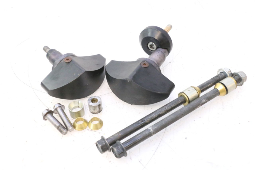 photo de PARATELAIO TAMPONI YAMAHA YZF R6 600 (2008 - 2009) - Caratteristiche distintive