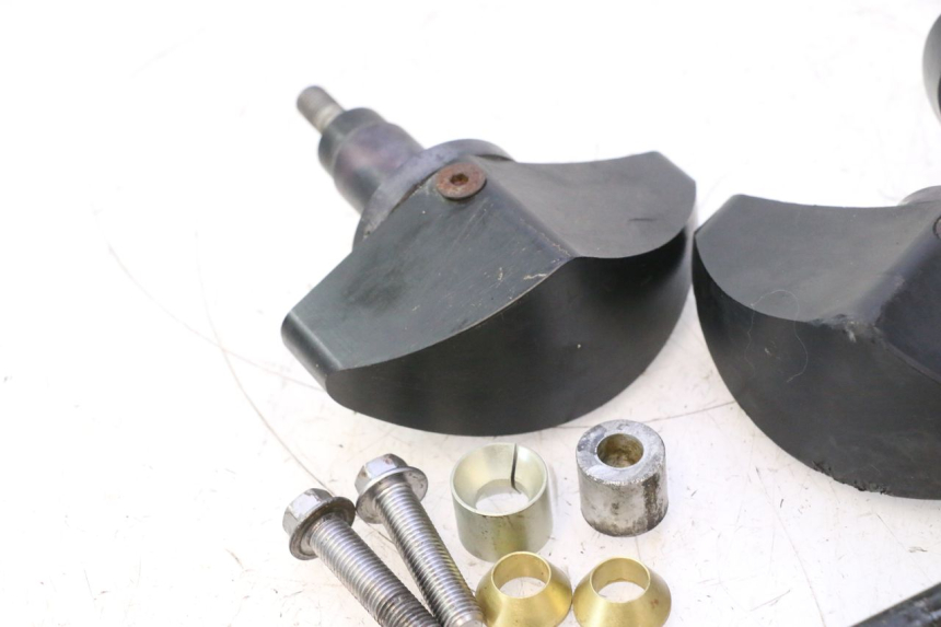 photo de PARATELAIO TAMPONI YAMAHA YZF R6 600 (2008 - 2009) - Zoom sui componenti