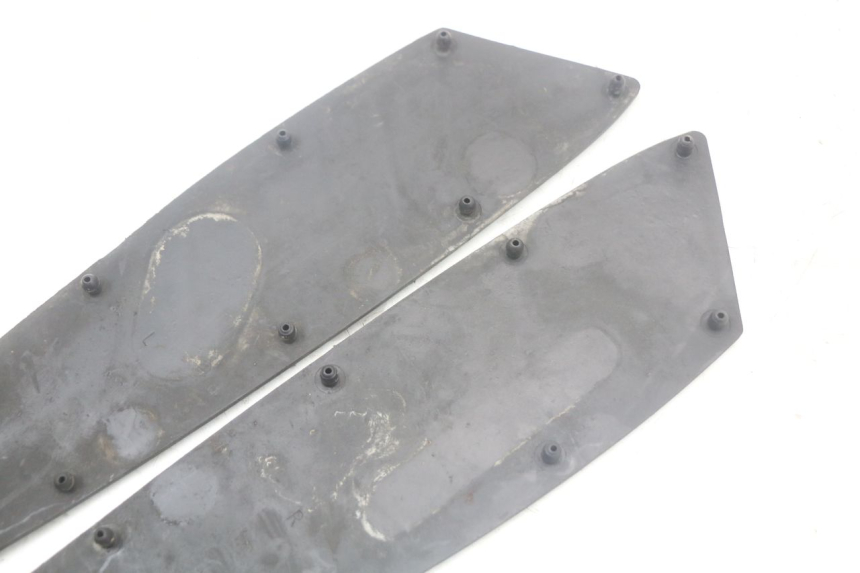 photo de TAPPETINO PEDANA QUADRO 3D S 350 (2013 - 2018) - Stato della superficie e materiale