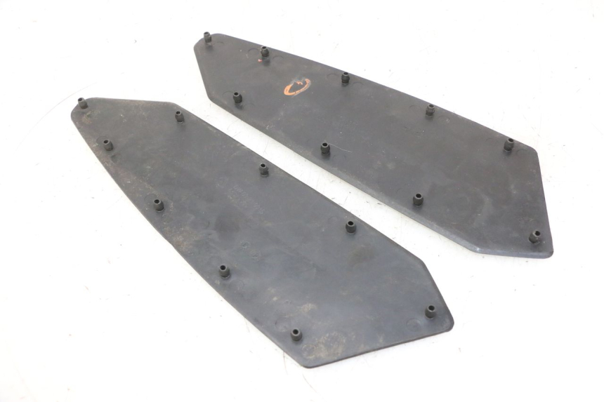 photo de CARENA PEDANA GOMME QUADRO 4 4D 350 (2015 - 2018) - Dettaglio del componente