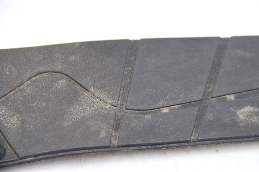 photo de TAPPETINO PEDANA APRILIA ATLANTIC 500 (2002 - 2003) - Focus sulla struttura