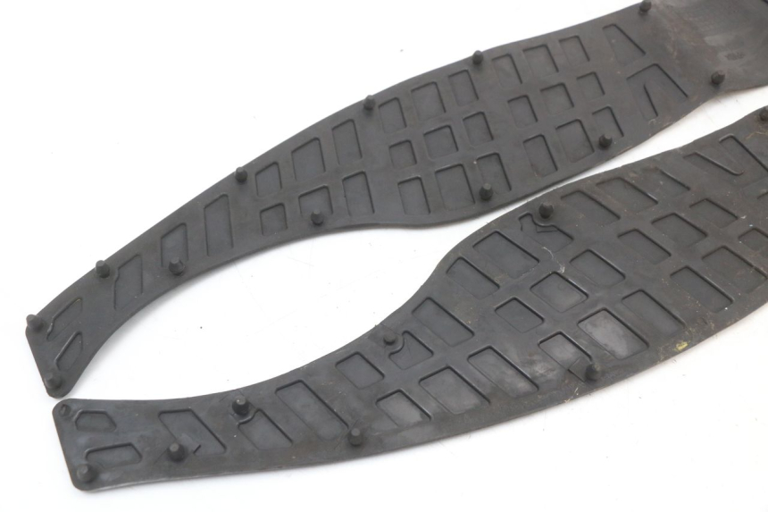 photo de TAPPETINO PEDANA SUZUKI BURGMAN 125 (2007 - 2014) - Primo piano tecnico