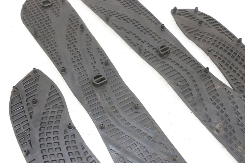 photo de CARENA PEDANA GOMME SUZUKI BURGMAN 650 (2013 - 2020) - Zoom sullo stato d'uso