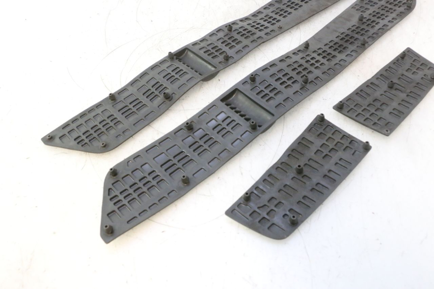 photo de CARENA PEDANA GOMME SUZUKI BURGMAN EXECUTIVE ABS 650 (2006 - 2012) - Dettaglio del componente