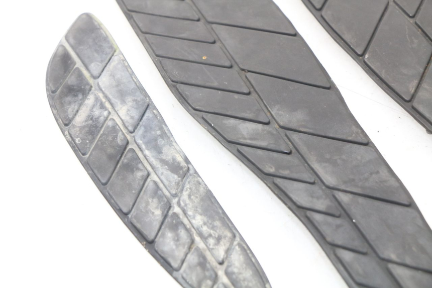 photo de Tappetino pedana ERIDER CARGO 1 (2009 - 2018) - Dettagli dei punti di fissaggio