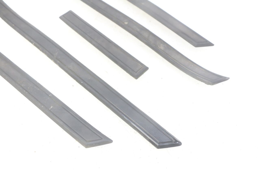 photo de TAPPETINO PEDANA PEUGEOT DJANGO 2T 50 (2014 - 2019) - Zoom sullo stato d'uso