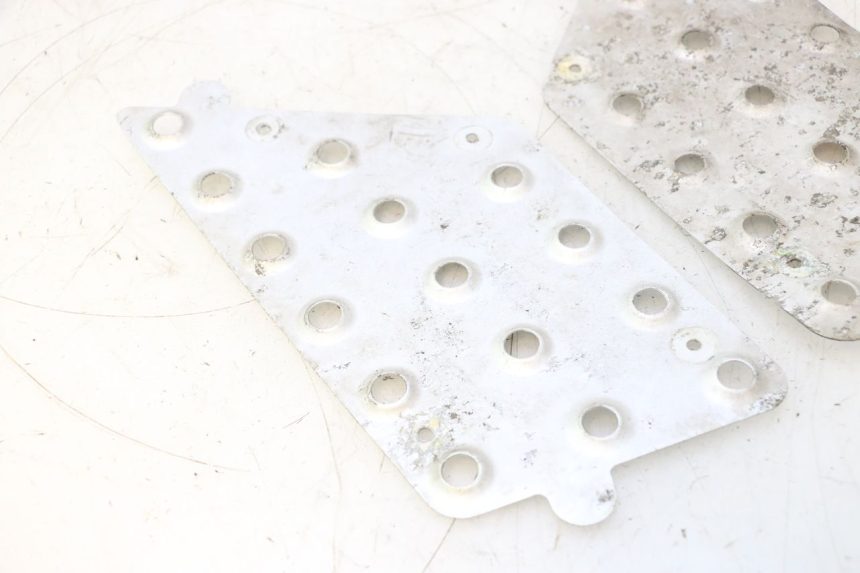 photo de CARENA PEDANA GOMME KEEWAY F-ACT NAKED 50 (2009 - 2014) - Zoom sullo stato d'uso