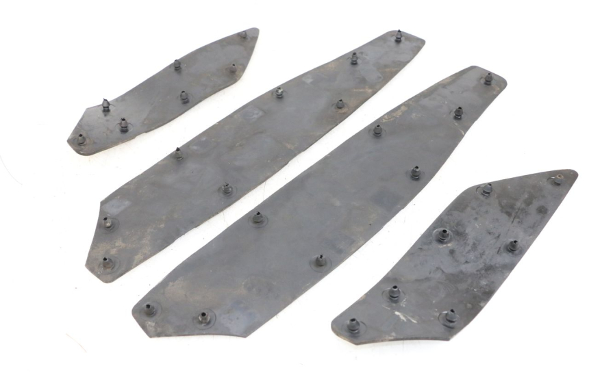 photo de TAPPETINO PEDANA HONDA FES S-WING SWING ABS 125 (2007 - 2015) - Dettaglio del componente