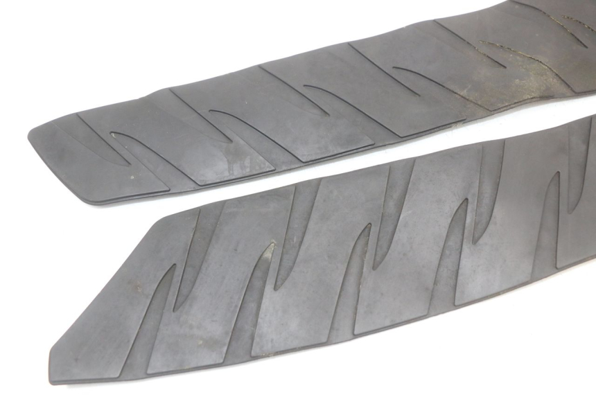 photo de CARENA PEDANA GOMME HONDA FJS SILVER WING SILVERWING 400 (2005 - 2008) - Zoom sullo stato d'uso