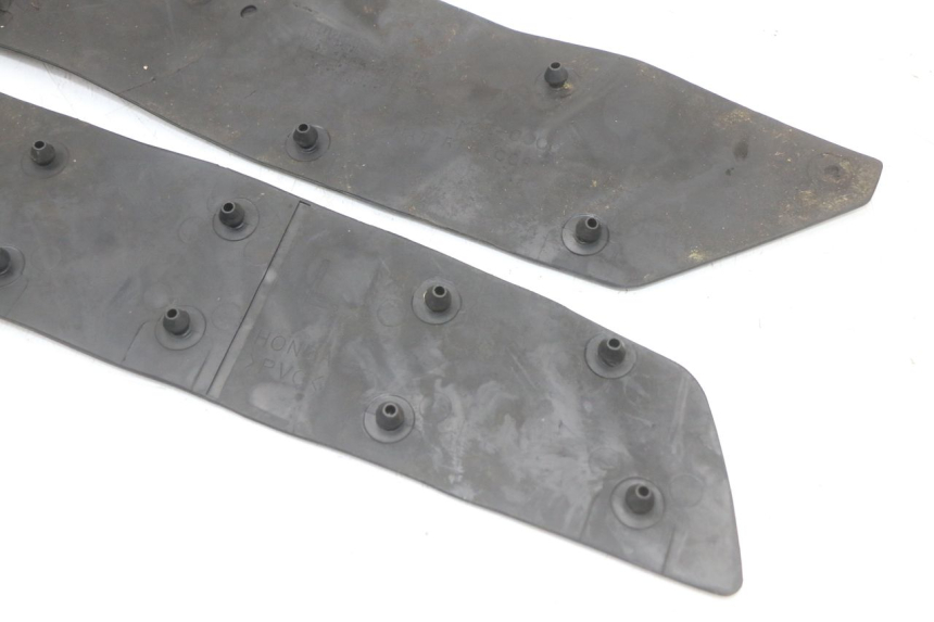 photo de CARENA PEDANA GOMME HONDA FJS SILVER WING SILVERWING 400 (2005 - 2008) - Dettagli dei punti di fissaggio