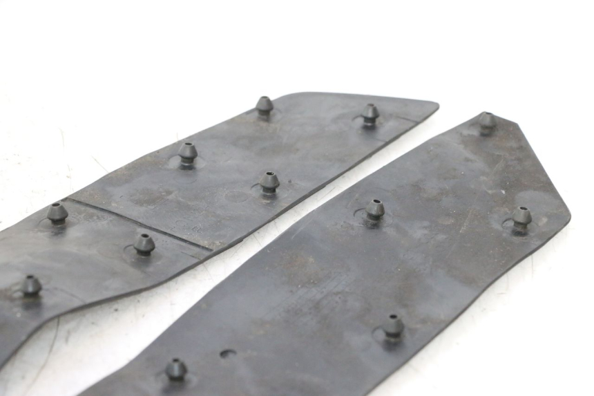 photo de CARENA PEDANA GOMME HONDA FJS SILVER WING SILVERWING 400 (2005 - 2008) - Dettaglio del componente