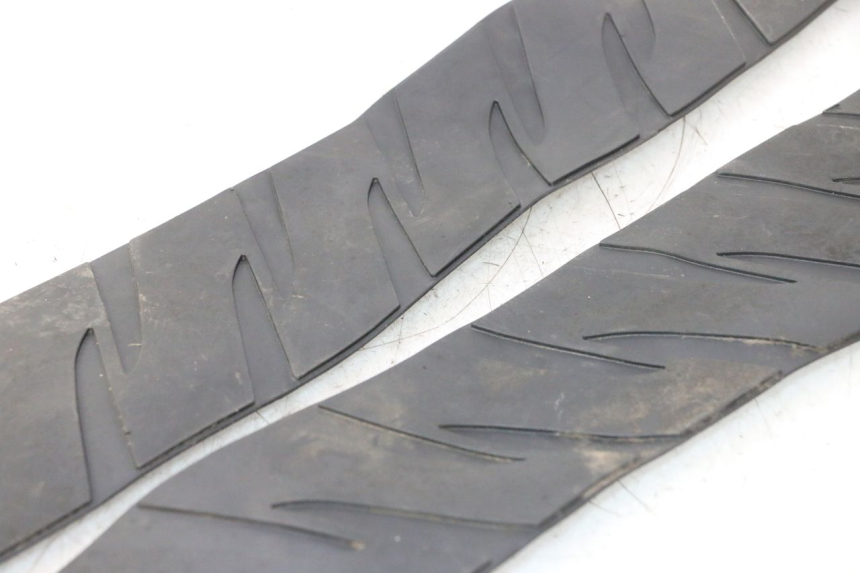 photo de CARENA PEDANA GOMME HONDA FJS SILVER WING SILVERWING 400 (2005 - 2008) - Dettagli dei punti di fissaggio