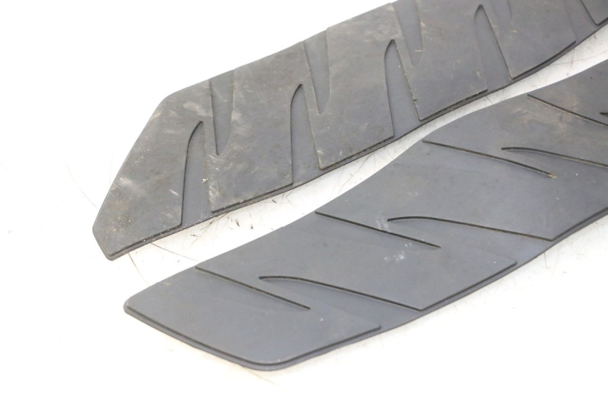 photo de CARENA PEDANA GOMME HONDA FJS SILVER WING SILVERWING 400 (2005 - 2008) - Stato della superficie e materiale