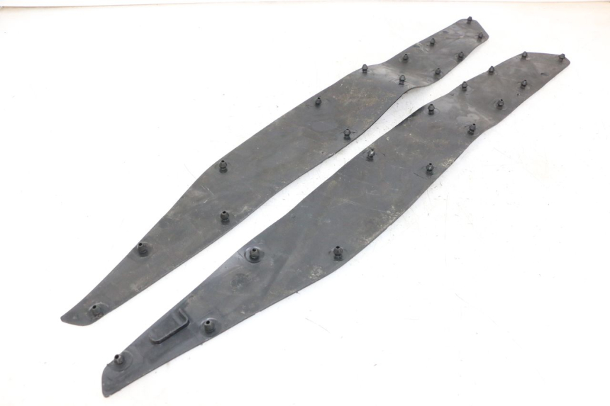 photo de CARENA PEDANA GOMME HONDA FORZA ABS 300 (2013 - 2017) - Dettaglio del componente