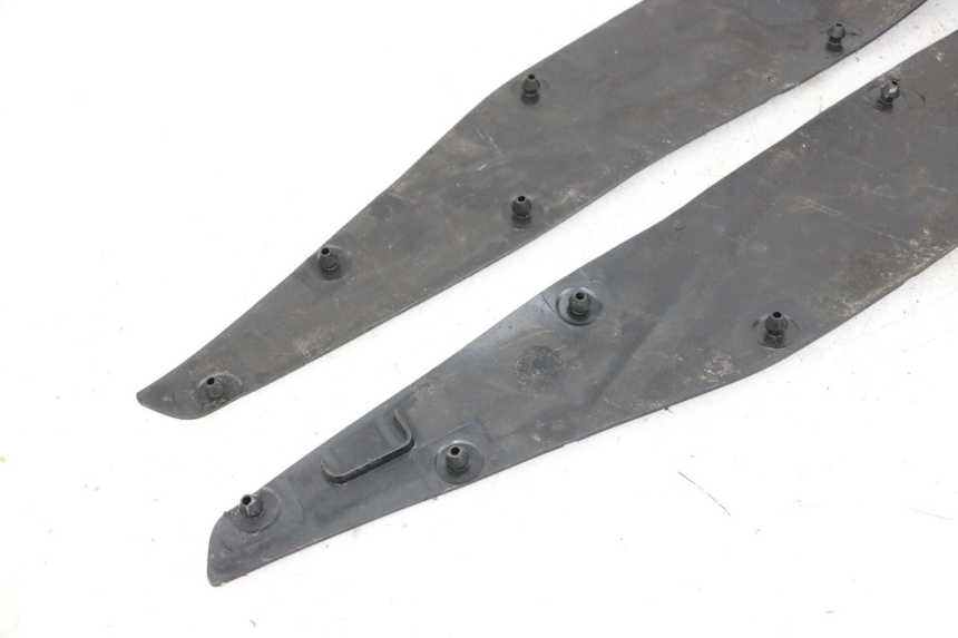 photo de CARENA PEDANA GOMME HONDA FORZA ABS 300 (2013 - 2017) - Primo piano tecnico