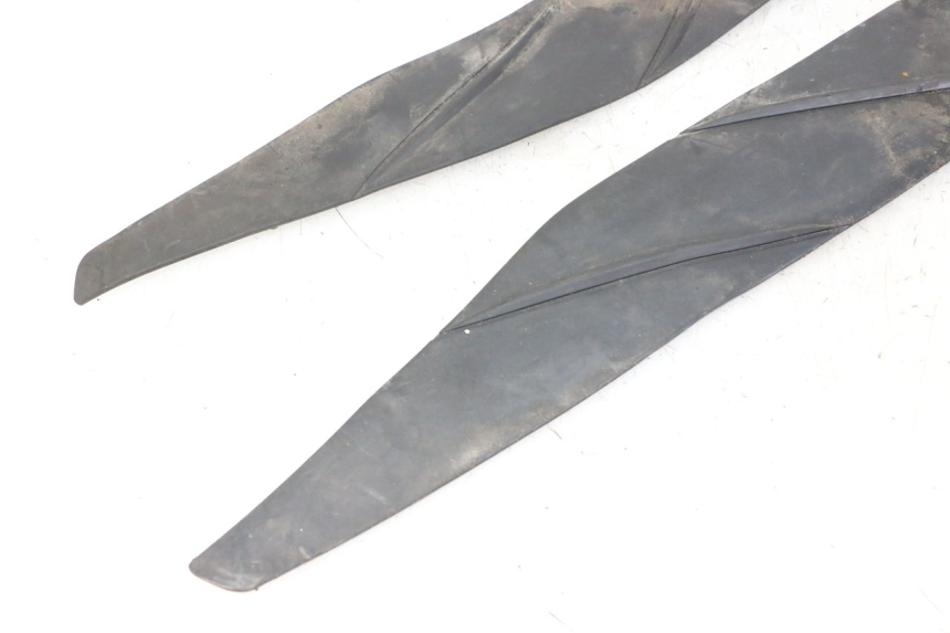 photo de CARENA PEDANA GOMME HONDA FORZA ABS 300 (2013 - 2017) - Stato della superficie e materiale