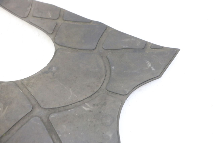 photo de Tappetino pedana KYMCO GRAND DINK 125 (2002 - 2007) - Zoom sullo stato d'uso