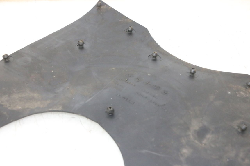 photo de Tappetino pedana KYMCO GRAND DINK 125 (2002 - 2007) - Stato della superficie e materiale