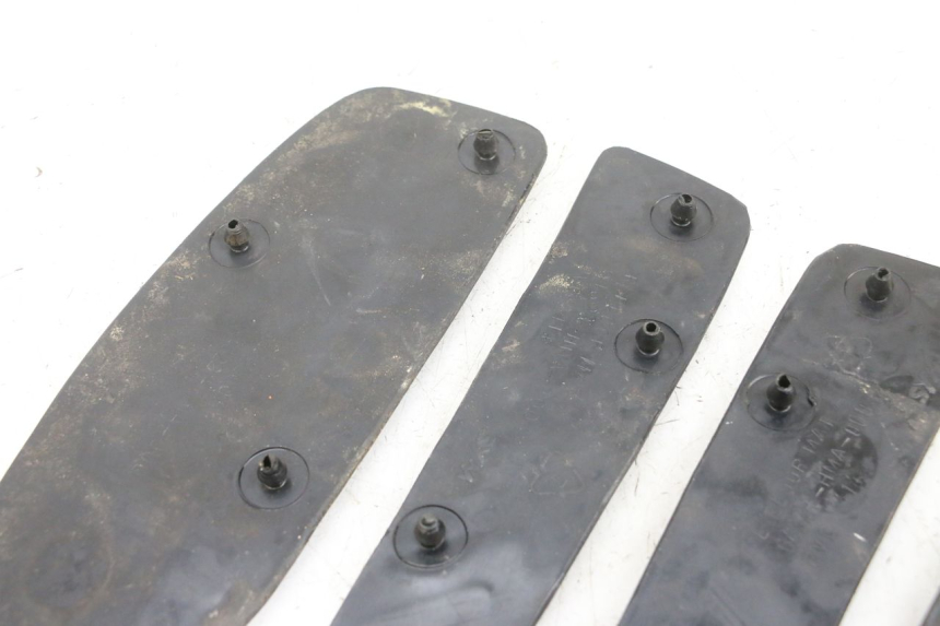 photo de CARENA PEDANA GOMME SYM GTS EVO 125 (2009 - 2013) - Primo piano tecnico