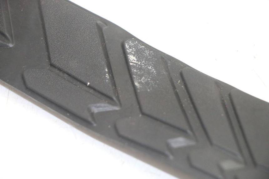photo de CARENA PEDANA GOMME SYM GTS EVO 125 (2009 - 2013) - Altra angolazione