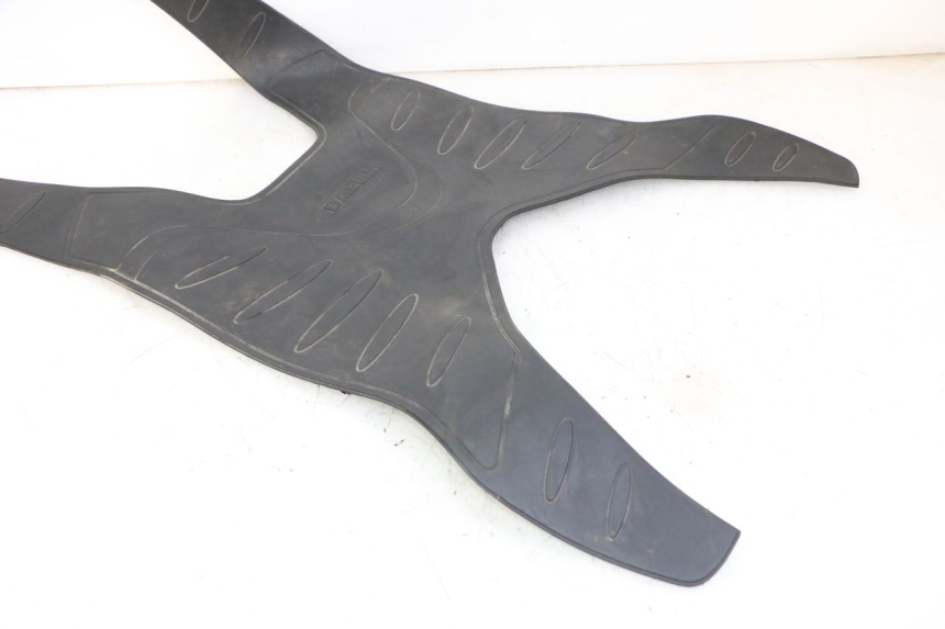 photo de CARENA PEDANA GOMME DAELIM HISTORY 125 (2001 - 2002) - Zoom sullo stato d'uso