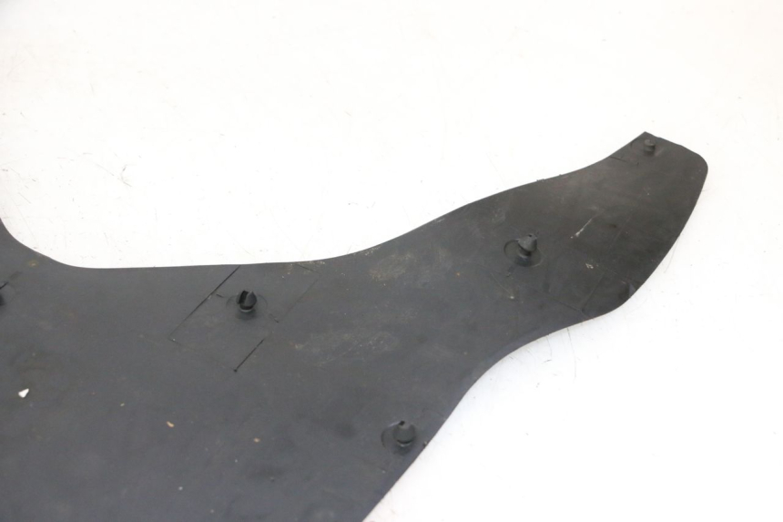 photo de CARENA PEDANA GOMME DAELIM HISTORY 125 (2001 - 2002) - Stato della superficie e materiale