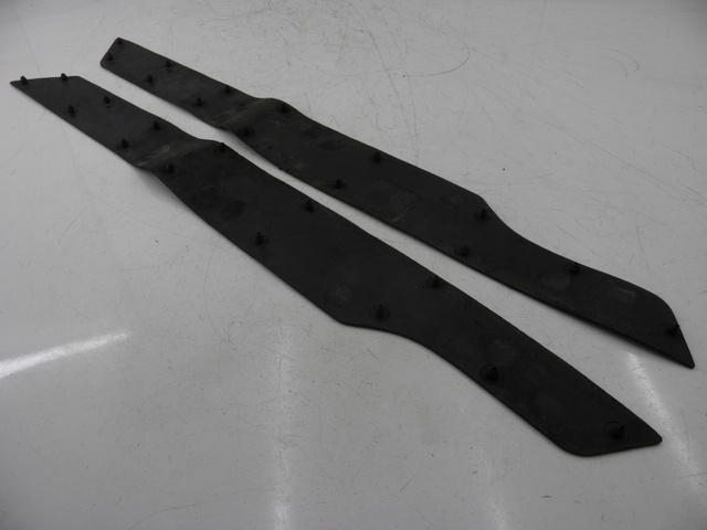 photo de Tappetino pedana HONDA FES PANTHEON 125 (2003 - 2007) - Dettaglio del componente